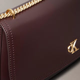 Bolsa de ombro com corrente e detalhes em monograma Calvin Klein
