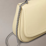 Bolsa de ombro com corrente e detalhes em monograma Calvin Klein