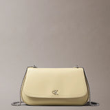 Bolsa de ombro com corrente e detalhes em monograma Calvin Klein