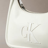 Mala de ombro com monograma em relevo