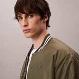 Blusão bomber com detalhes em nylon