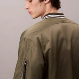 Blusão bomber com detalhes em nylon