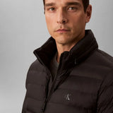 Blusão puffer leve de nylon