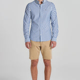 Camisa às riscas em poplin da Gant
