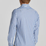 Camisa às riscas em poplin da Gant